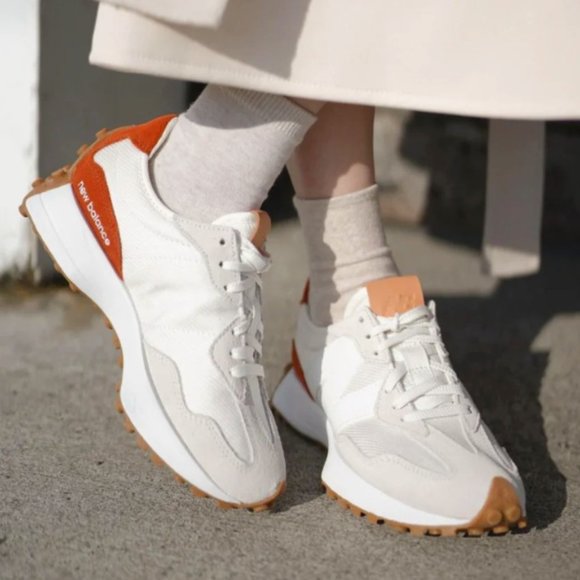 New Balance 327 Womens ~various sizes~ Sneakers Shoes White Cream Brown NEW - Picture 3 of 15
